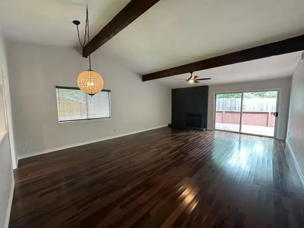 9217 Singing Quail DR #8E, Austin, TX 78758