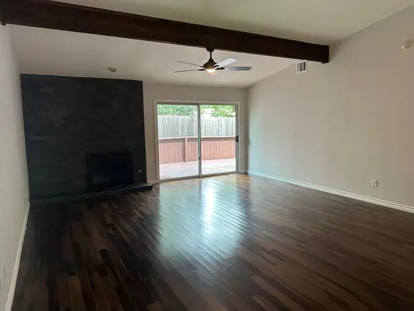 9217 Singing Quail DR #8E, Austin, TX 78758
