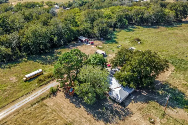 610 Pleasant Grove RD, Elgin, TX 78621