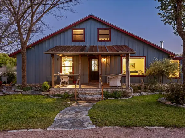 483 E Grand Oaks DR, Harper, TX 78631