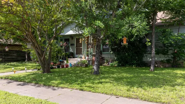 304 S Walnut ST #A, B, & C, Lampasas, TX 76550