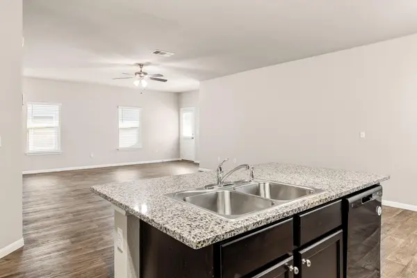 365 Cibolo Creek DR, Kyle, TX 78640