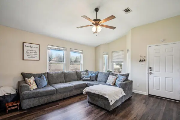 107 Hawea LN, Bastrop, TX 78602