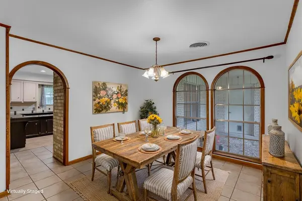1011 N Vanderveer ST, Burnet, TX 78611
