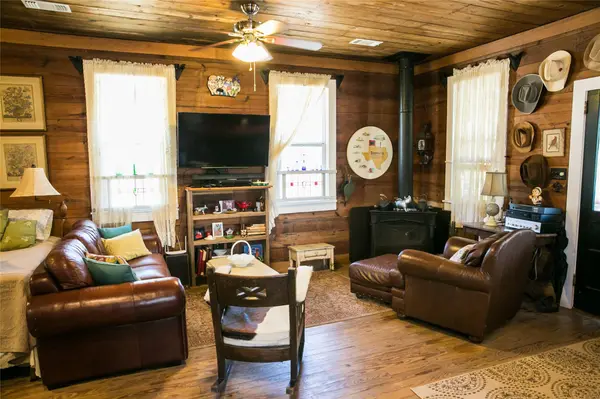 12400 E Texas ST, Burton, TX 77835