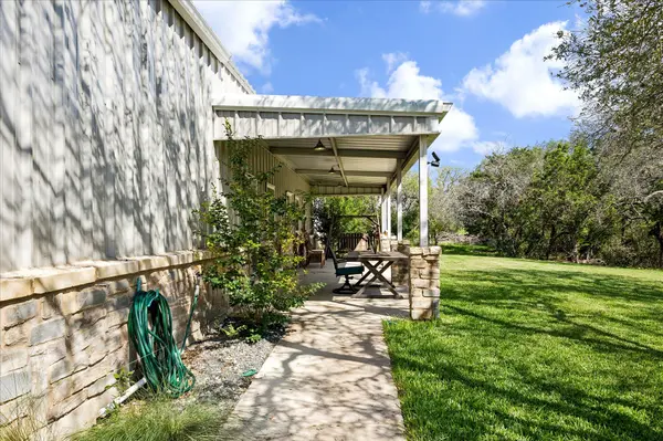 575 County Road 342, Hondo, TX 78801