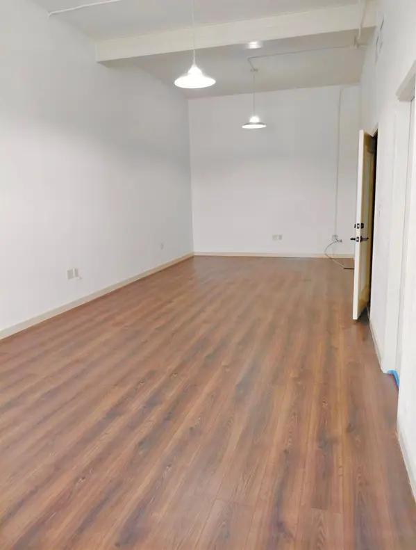 2 Depot Square ST #D, Elgin, TX 78621