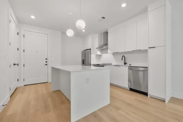 1701 Simond Ave #208, Austin, TX 78723