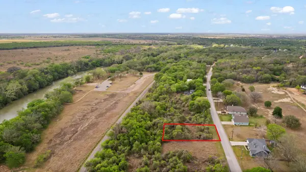 183 Kahana LN, Bastrop, TX 78602