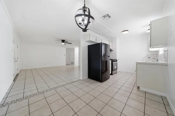 1913 Denfield DR, Round Rock, TX 78664
