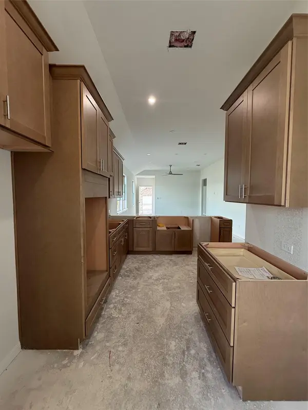 232 Tenny LN, Kyle, TX 78640
