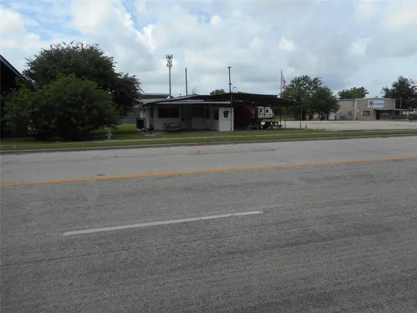 1107 W 2nd ST, Taylor, TX 76574
