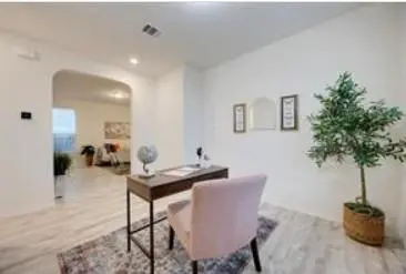 2950 Old settlers BLVD #4, Round Rock, TX 78665