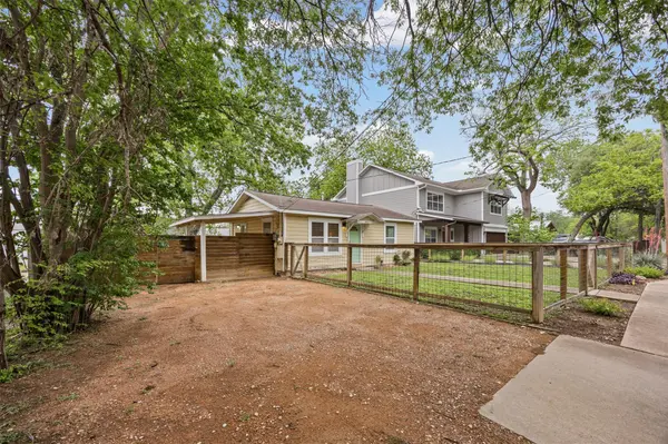 2403 S 2nd ST, Austin, TX 78704