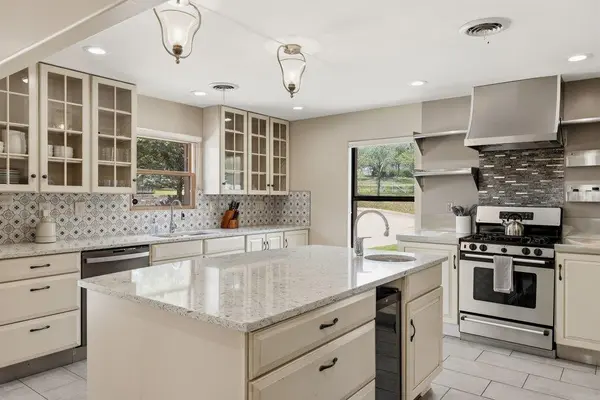 12135 Fitzhugh RD, Austin, TX 78736