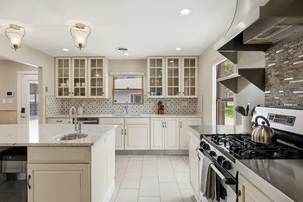 12135 Fitzhugh RD, Austin, TX 78736
