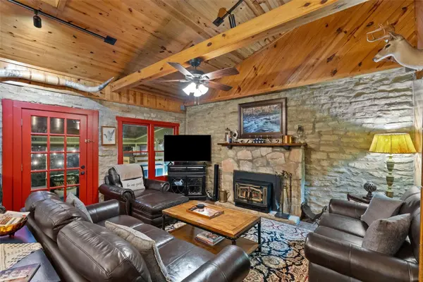1728 Rocky RIV, Canyon Lake, TX 78133