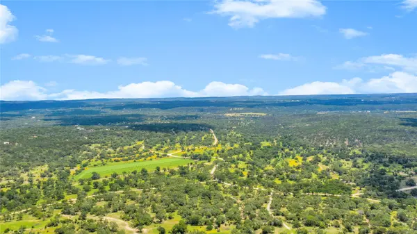 400 Wolf TRL, Wimberley, TX 78676