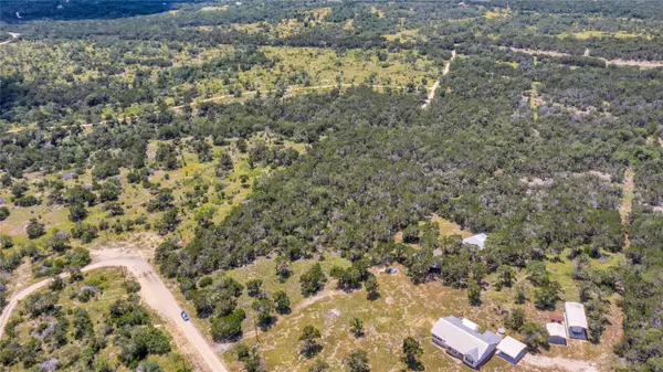 400 Wolf TRL, Wimberley, TX 78676