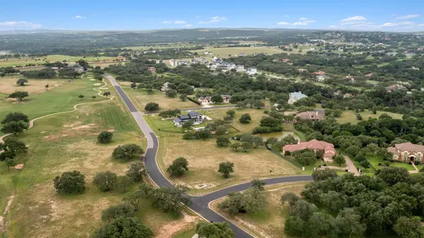25701 Cliff CIR, Spicewood, TX 78669