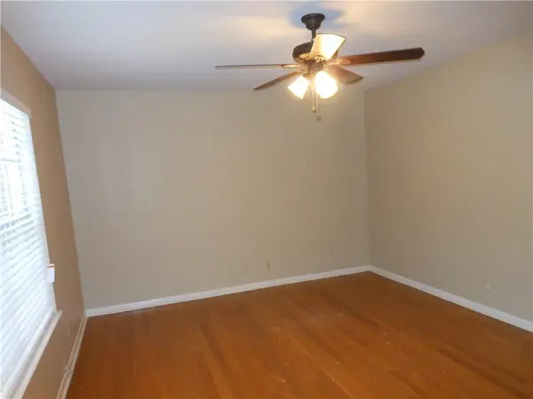 2516 Enfield RD #102, Austin, TX 78703
