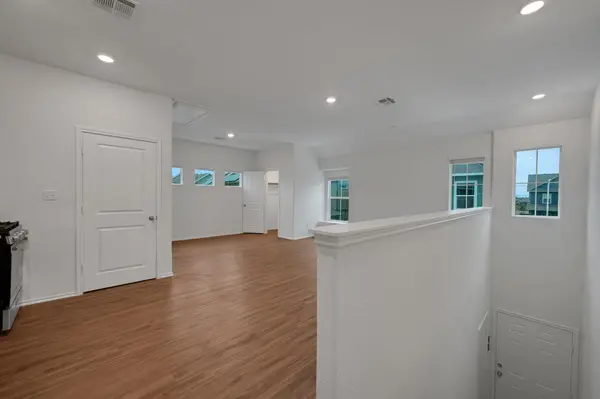 1433 Weatherford LN, Leander, TX 78641