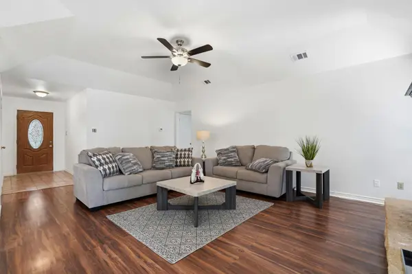 306 Woodstone DR, Georgetown, TX 78628