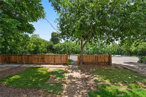905 W 10th ST, Georgetown, TX 78626