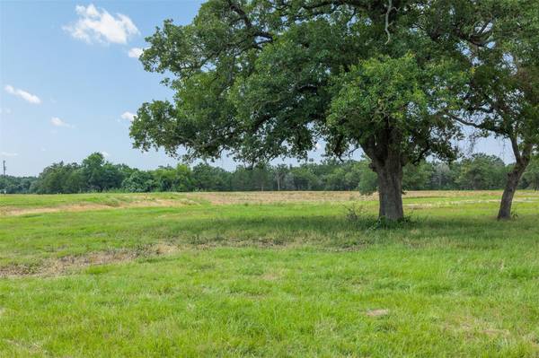 3320 County Road 430, Dime Box, TX 77853