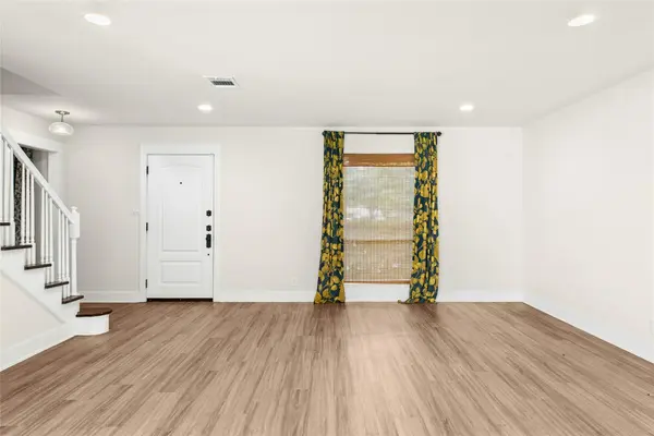 10101 Parkfield DR, Austin, TX 78758