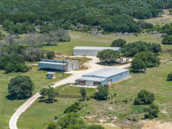 8845 Fm 2657, Briggs, TX 78608