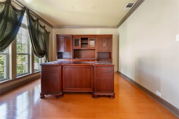 10025 Dianella LN, Austin, TX 78759