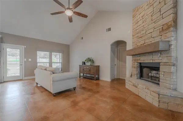 19013 Venture DR, Point Venture, TX 78645