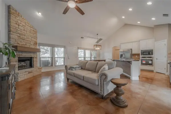 19013 Venture DR, Point Venture, TX 78645