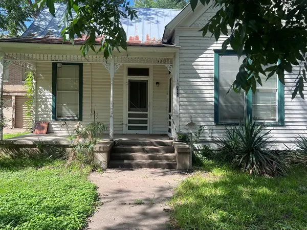 101 NE 6th ST, Smithville, TX 78957