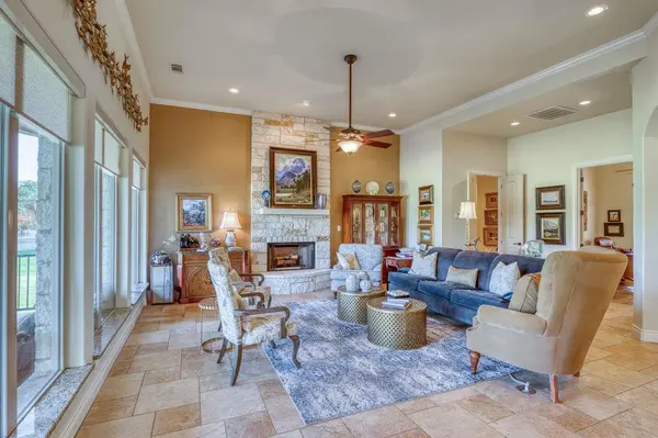 1621 Legends PKWY, Kingsland, TX 78639