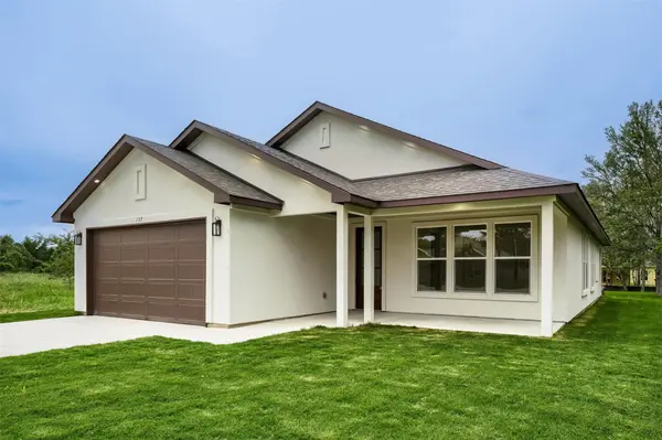 137 E Pauwela LN, Bastrop, TX 78602