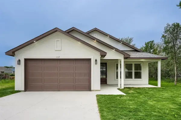 137 E Pauwela LN, Bastrop, TX 78602