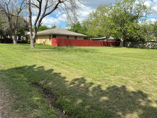 106 N 6th ST, Thorndale, TX 76577