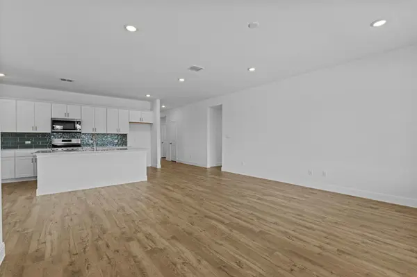 119 Union Pacific DR, Cedar Creek, TX 78612