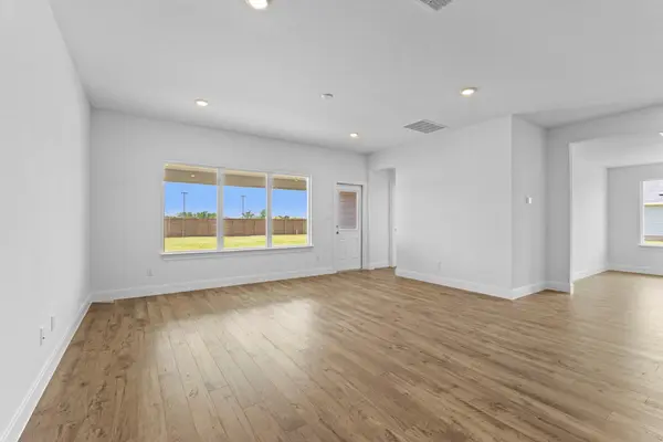 119 Union Pacific DR, Cedar Creek, TX 78612