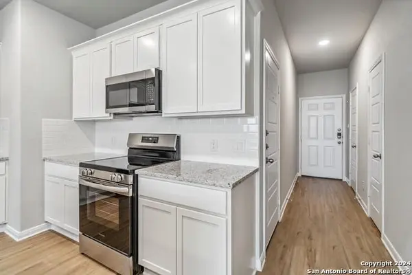 3921 Abbott Pass #101, Sthedwig, TX 78152