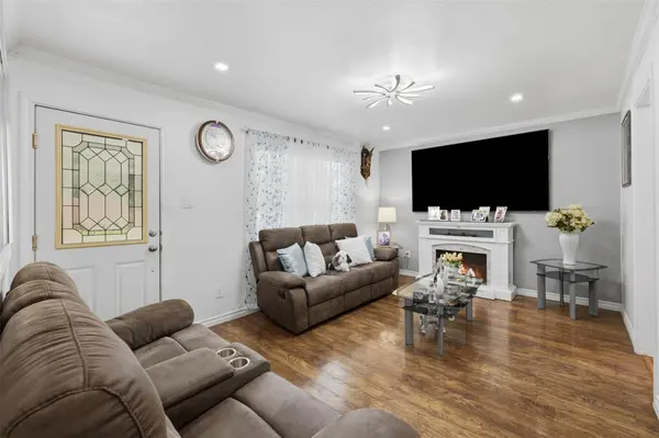 718 Kimbro ST, Taylor, TX 76574
