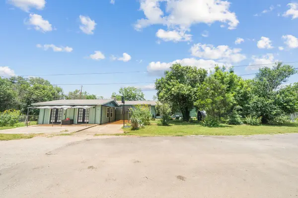 914 6th ST, Blanco, TX 78606