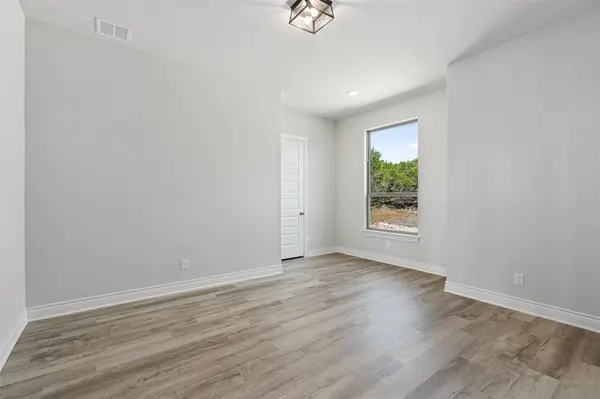 25012 Montana Creek XING, Marble Falls, TX 78654