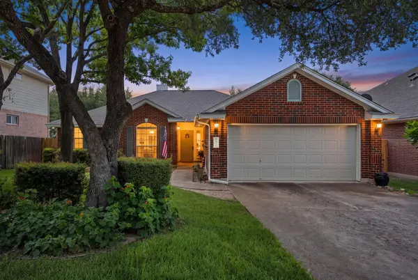 810 Hilltop DR, Leander, TX 78641