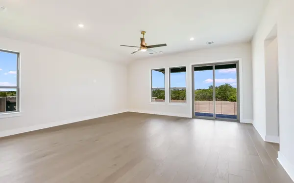 9000 The Ravine WAY, Austin, TX 78744