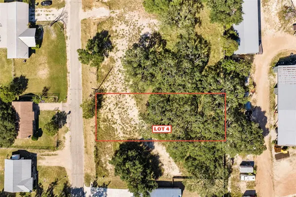 1316 Greenlawn PKWY, Blanco, TX 78606