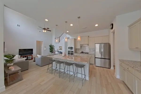 231 Village Oaks DR, Austin, TX 78737