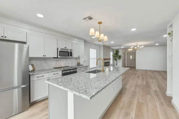 211 Banner Ave, Leander, TX 78641